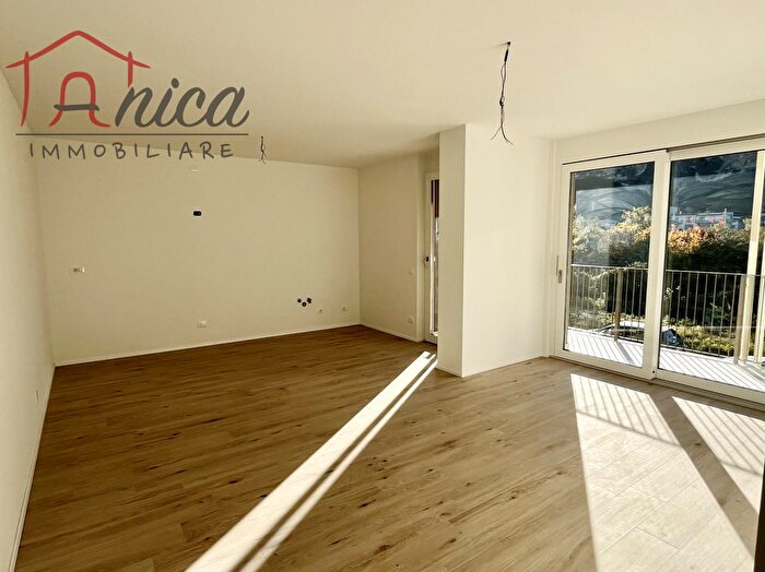 Appartamento quadrilocale in vendita in Via della Canova, Trento