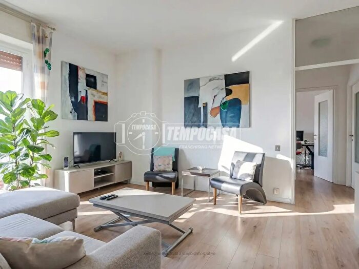 Appartamento trilocale in vendita in Via Guglielmo Marconi, Golasecca