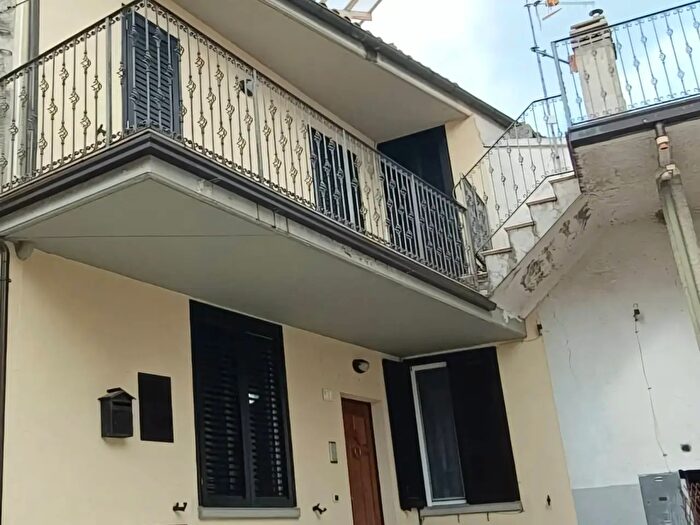Casa quadrilocale in vendita in Battaglia, Campli