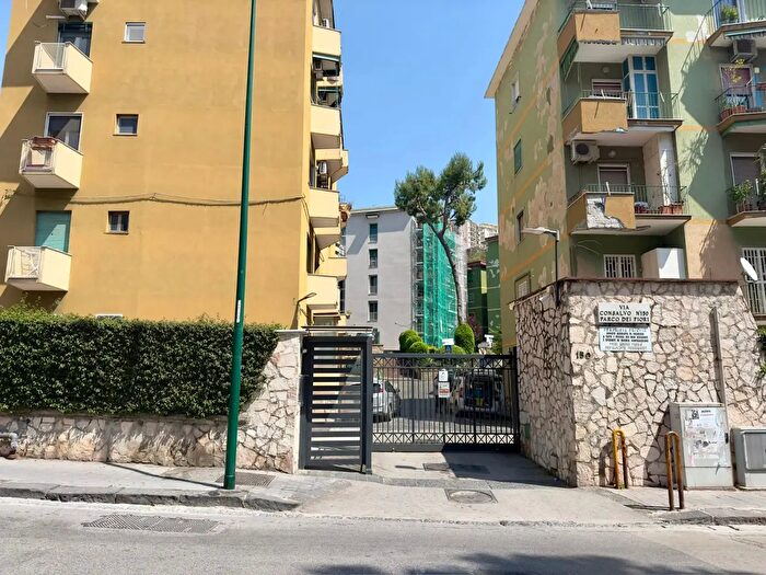 Appartamento monolocale in vendita in Via Consalvo, Napoli
