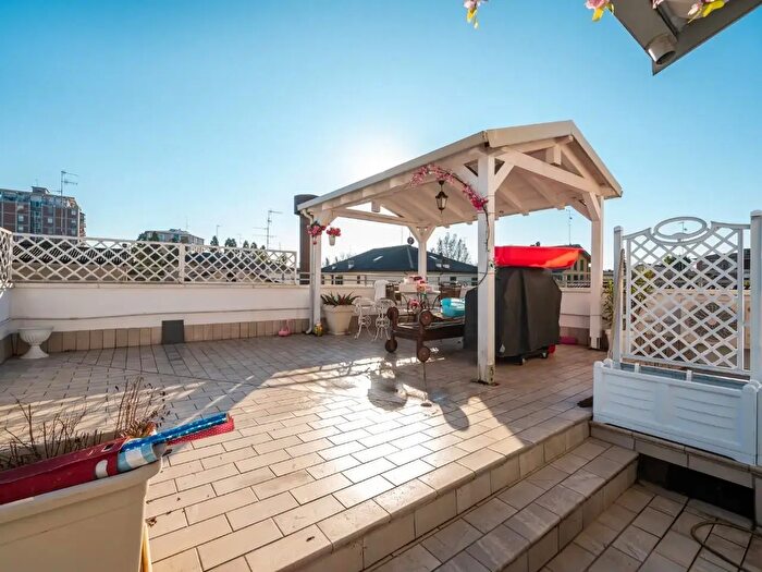 Appartamento con 5 locali in vendita in Reggio Emilia