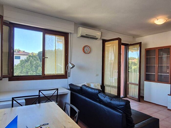 Appartamento bilocale in affitto in Via Ippolito Rosellini, Firenze Nova, Firenze