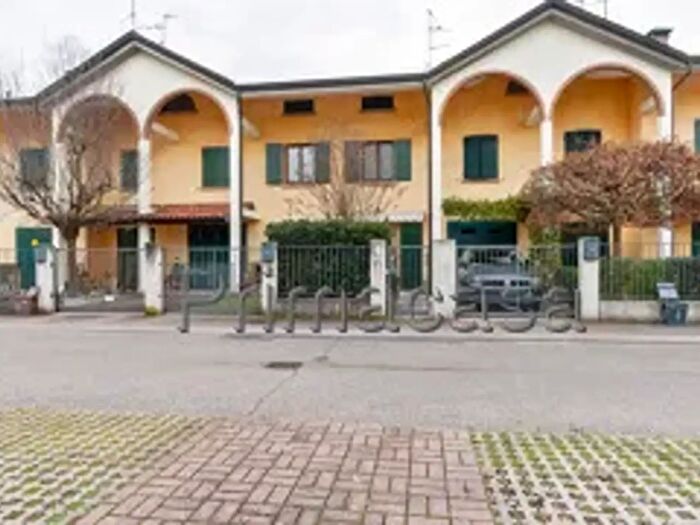 Casa con 6 locali in vendita in Via Asioli c, Correggio