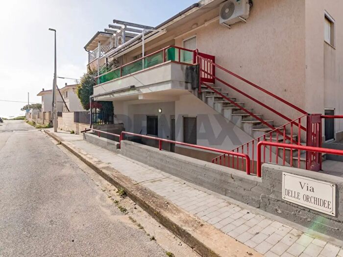 Appartamento con 5 locali in vendita in Via dellEdera, Santa Croce Camerina