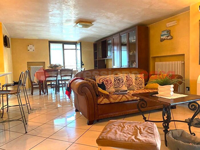 Appartamento trilocale in vendita in Via Riccardo Ciancio, Castel San Giorgio