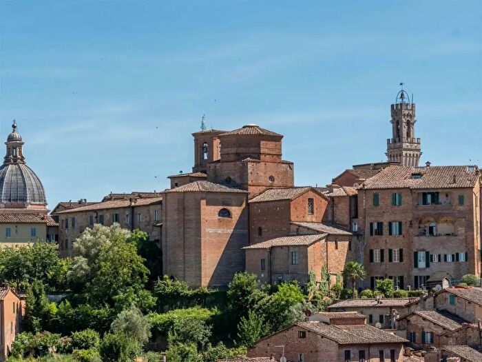 Appartamento con 5 locali in vendita in Siena