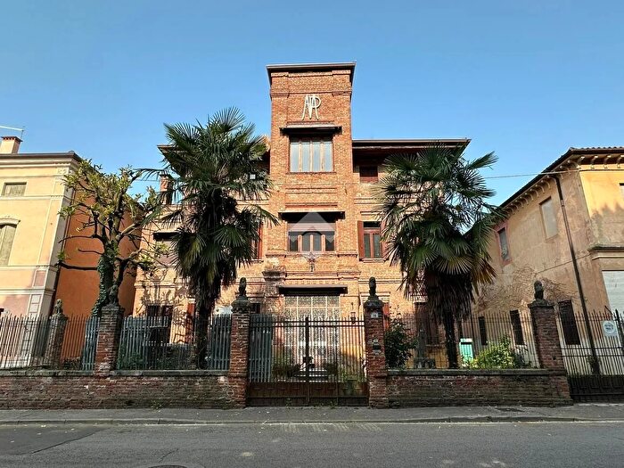 Appartamento con 5 locali in vendita in Via Roma, Dueville