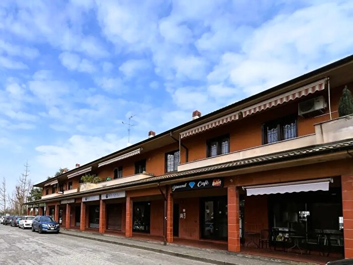 Appartamento trilocale in vendita in Via Monza, Pioltello