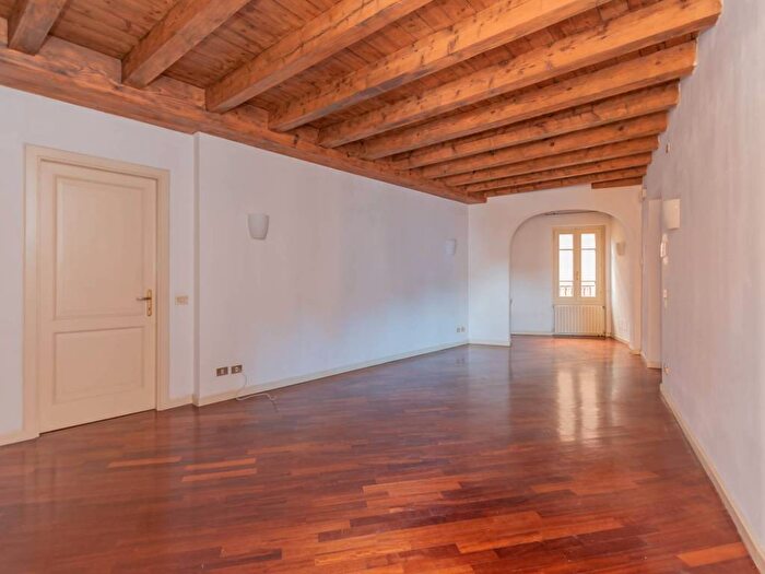 Appartamento bilocale in affitto in Piazza della Loggia, Castello Via Musei, Brescia