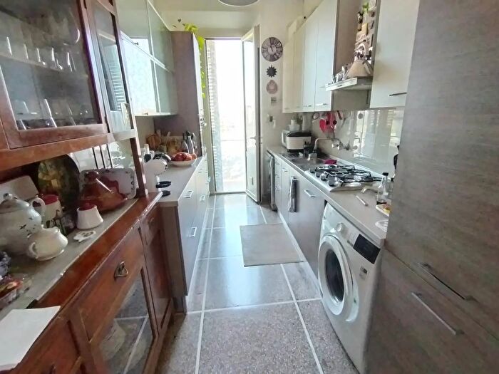 Appartamento con 5 locali in vendita in Via Giuseppe Saragat, Pisa