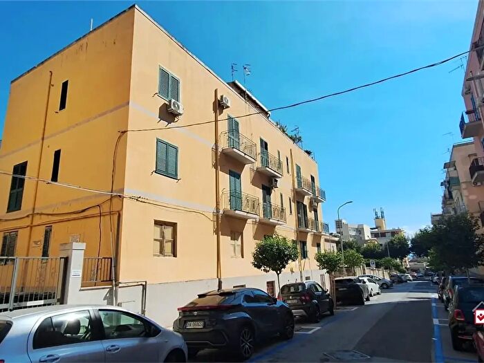 Appartamento trilocale in vendita in Via Aurelio Saffi, Messina