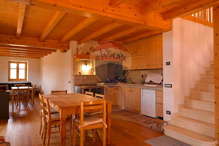 Appartamento con 6 locali in vendita in Sover