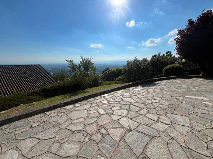 Appartamento con 5 locali in affitto in Strada Moncalvo, Revigliasco Maddalena, Moncalieri