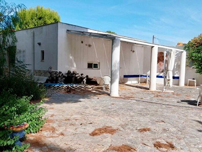 Appartamento trilocale in affitto in Via Napoli, Santo Spirito, Bari