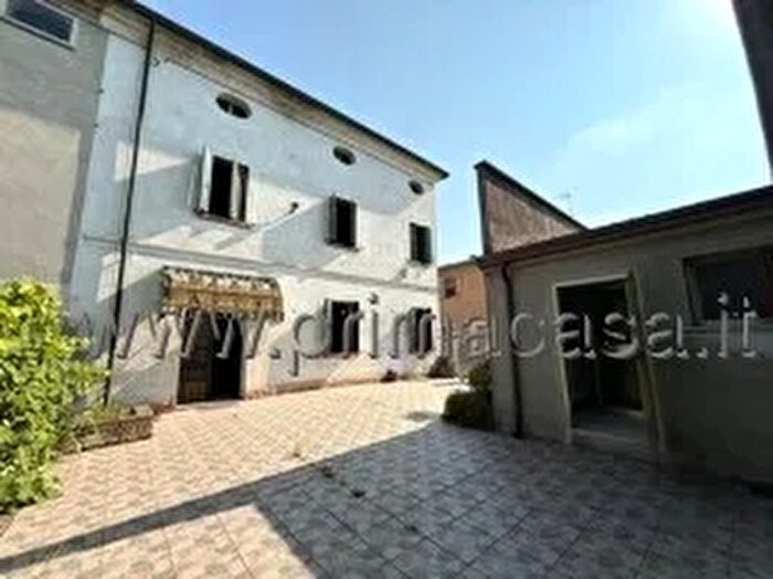 Casa con 6 locali in vendita in Corso della Vittoria, Legnago