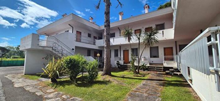 Appartamento trilocale in affitto in Via Fosdinovo, Massa