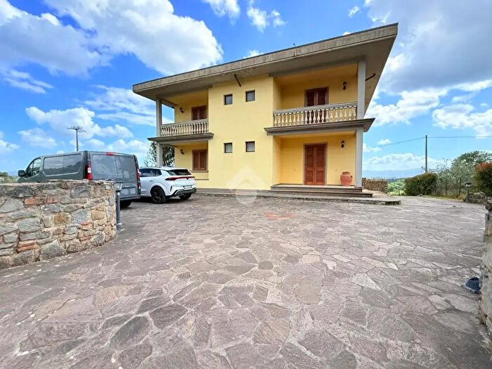 Casa con 7 locali in vendita in Via Setteponti Levante, Loro Ciuffenna