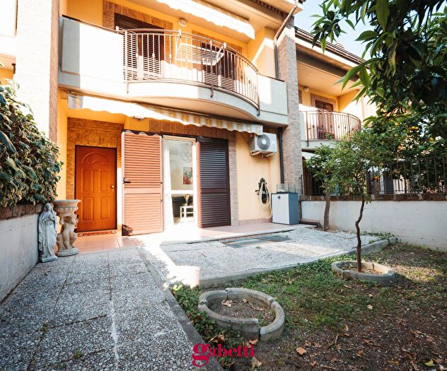 Casa con 6 locali in vendita in Via dellAtletica, San Salvo