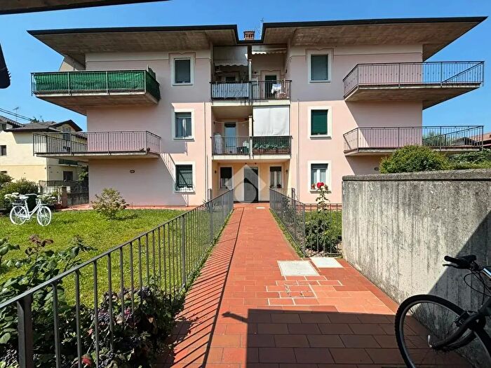 Appartamento trilocale in vendita in Via San Francesco, Ospitaletto