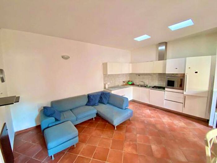 Casa quadrilocale in vendita in Via Sotto Le Stallacce, Urbino