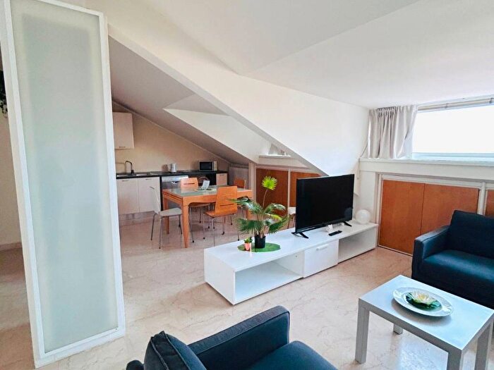 Casa trilocale in affitto in Centro, Riccione