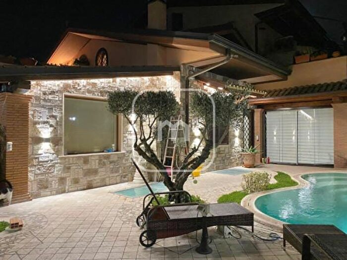 Appartamento quadrilocale in vendita in Via Casilina, Montecompatri