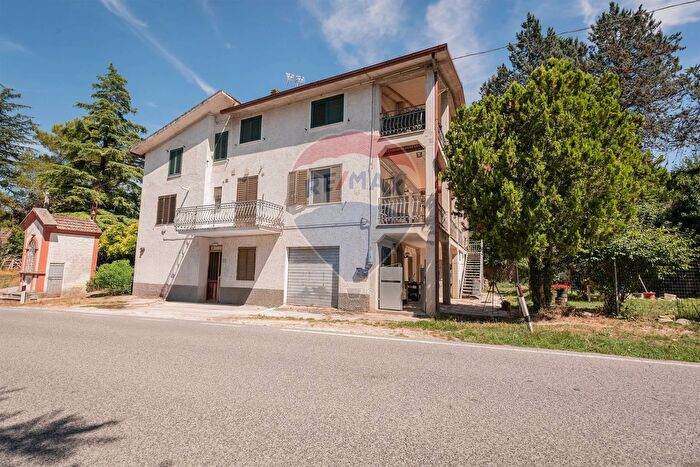 Appartamento trilocale in vendita in Contrada Esinante, Apiro