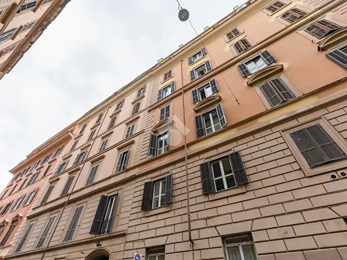 Appartamento quadrilocale in vendita in Via Enrico Cialdini, Roma