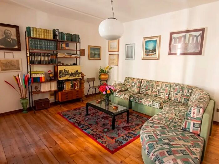 Appartamento con 11 locali in vendita in Adria Via Burbera, Adria