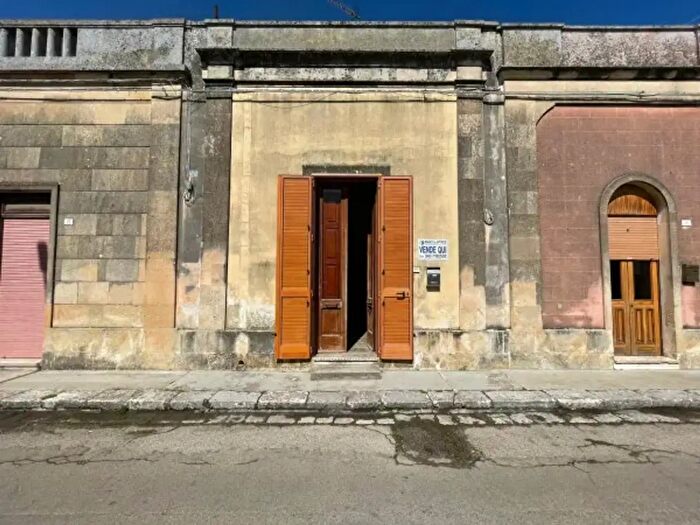 Appartamento quadrilocale in vendita in Via Leonardo da Vinci, Martano