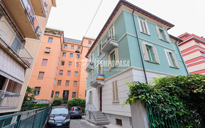 Appartamento trilocale in vendita in Via Caduti dAfrica, Parma