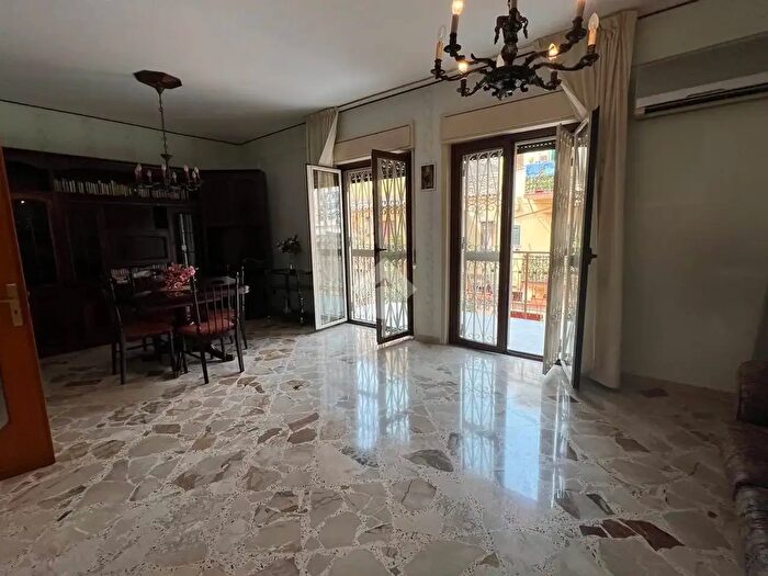 Appartamento con 5 locali in vendita in Via Domenico Guerrazzi, Palermo
