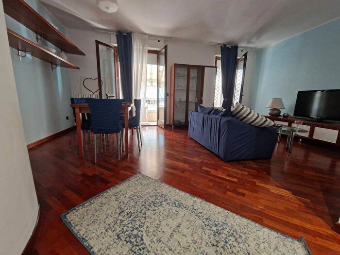 Appartamento quadrilocale in affitto in Viale Primo Vere, Pineta, Pescara