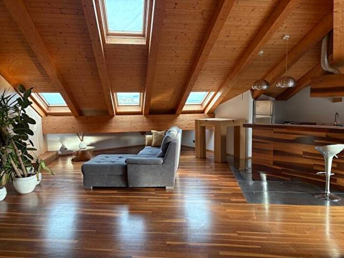 Casa trilocale in affitto in Via Vezza dOglio, Corridoni, Bergamo