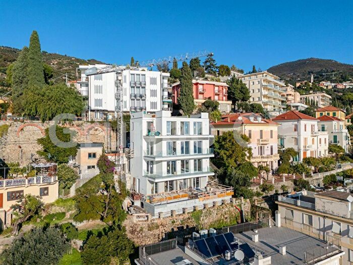 Appartamento quadrilocale in vendita in Alassio