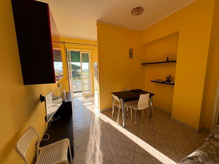 Appartamento trilocale in affitto in Piazza Indipendenza, Centro, Calcinaia