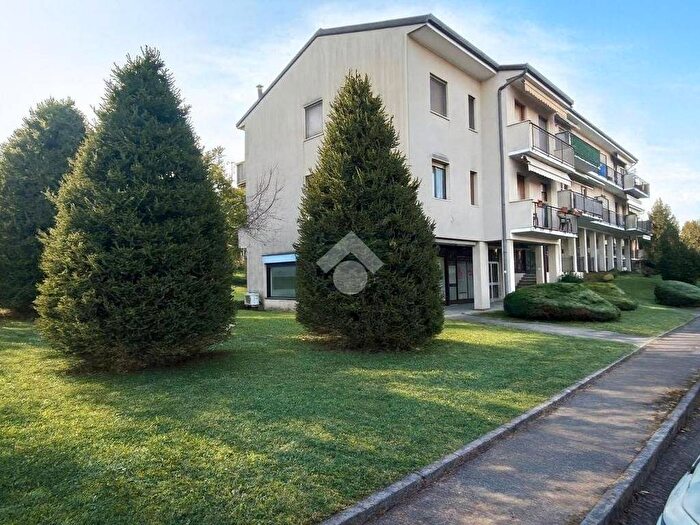 Appartamento monolocale in affitto in Via Aldo Moro, Fabbrica Durini, Alzate Brianza