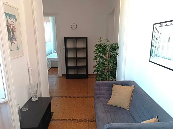 Appartamento quadrilocale in affitto in Via Spartaco, Milano