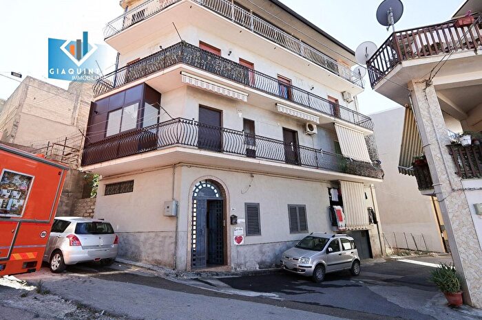 Appartamento bilocale in vendita in Via Fratelli Bandiera N, Palagonia