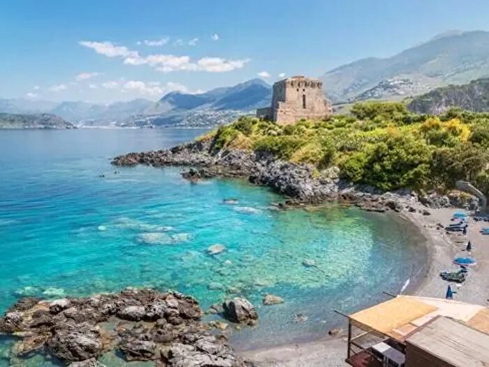 Appartamento bilocale in affitto in Via Garibaldi, San Nicola Arcella