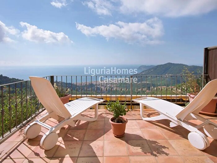 Casa con 13 locali in vendita in Regione Luvari, Alassio