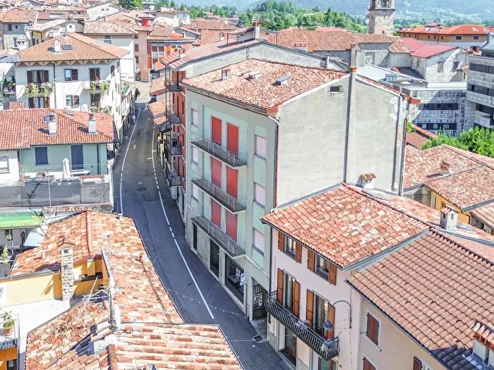 Casa con 10 locali in vendita in Via Mazzini, Clusone