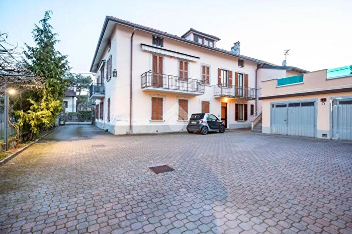 Appartamento trilocale in vendita in Via per Molteno, Oggiono