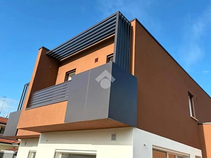 Casa quadrilocale in vendita in Via Cesare Battisti, Vigonovo