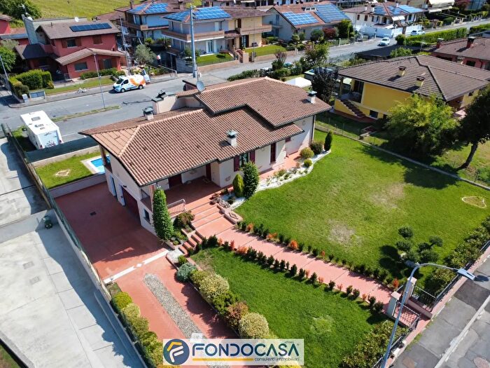 Casa con 8 locali in vendita in Travagliato, Travagliato