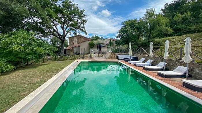 Casa con 6 locali in vendita in Castiglione DOrcia