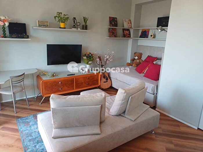 Appartamento monolocale in affitto in Via Giambellino, Giambellino, Milano