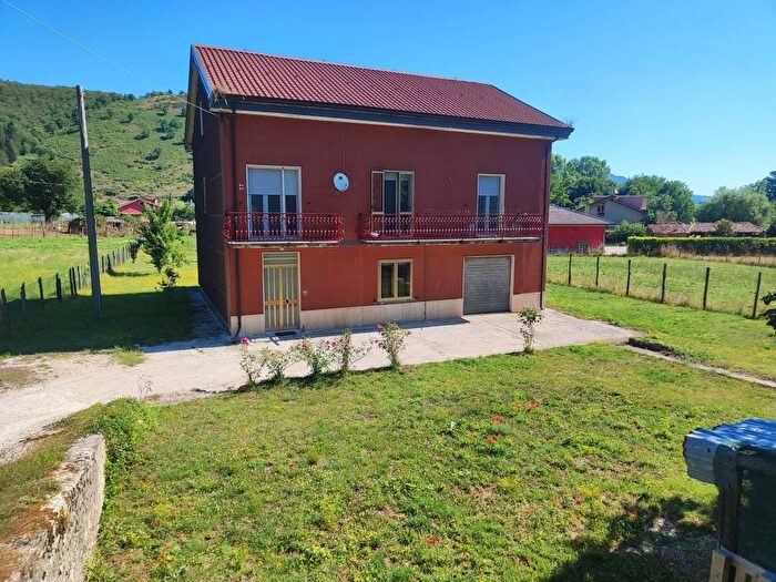 Casa con 5 locali in affitto in Contrada Vallicella, Volturara Irpina