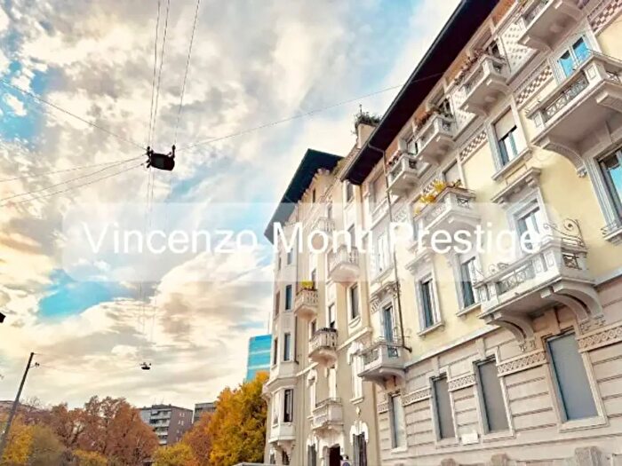 Appartamento con 6 locali in vendita in Via Abbondio San Giorgio, Milano