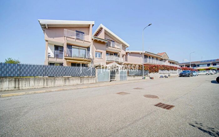 Appartamento trilocale in vendita in Via Bonera, Oggiona Con Santo Stefano